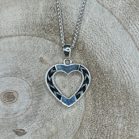 heart_pendant_necklace_with_chain