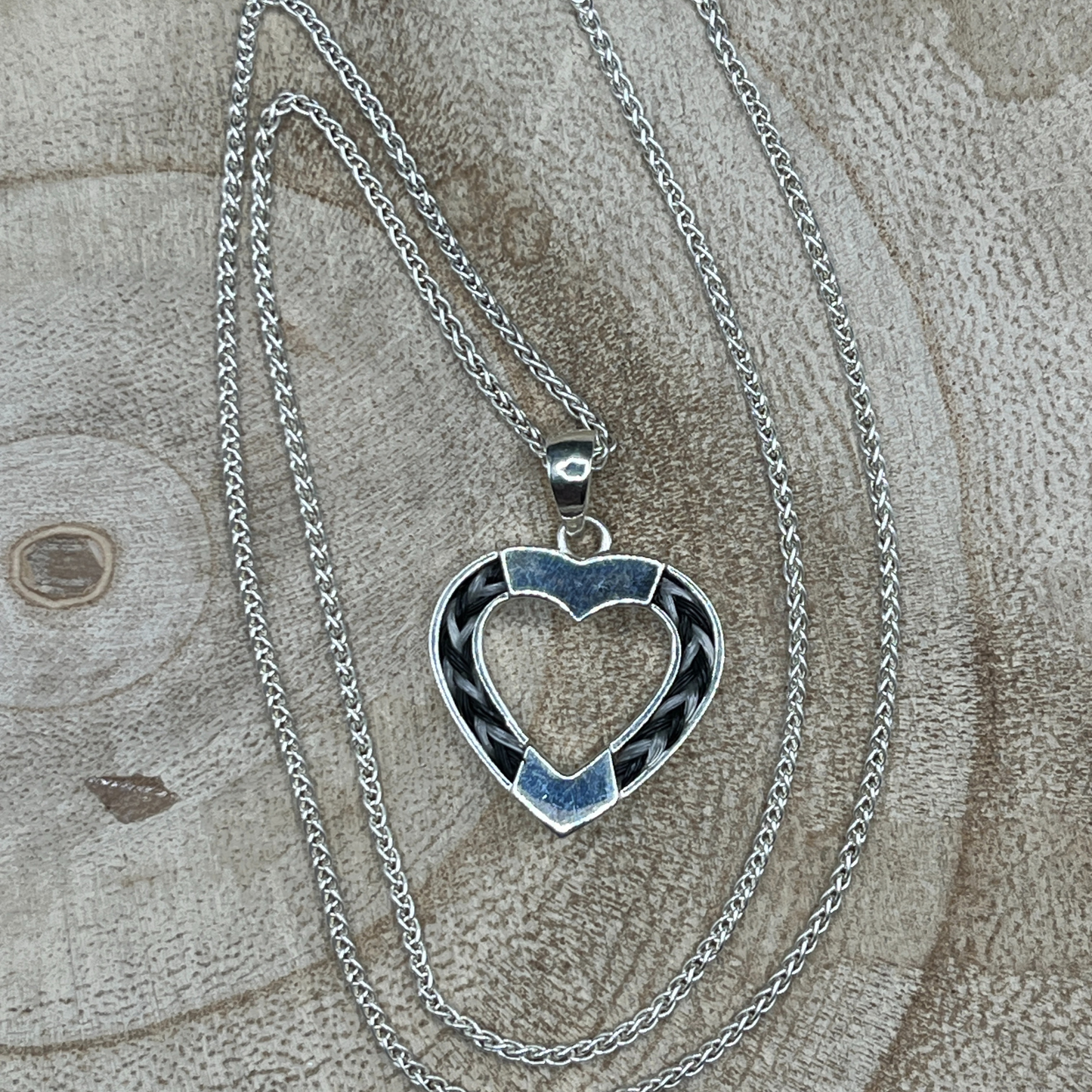 Braided_heart_pendant_with_chain